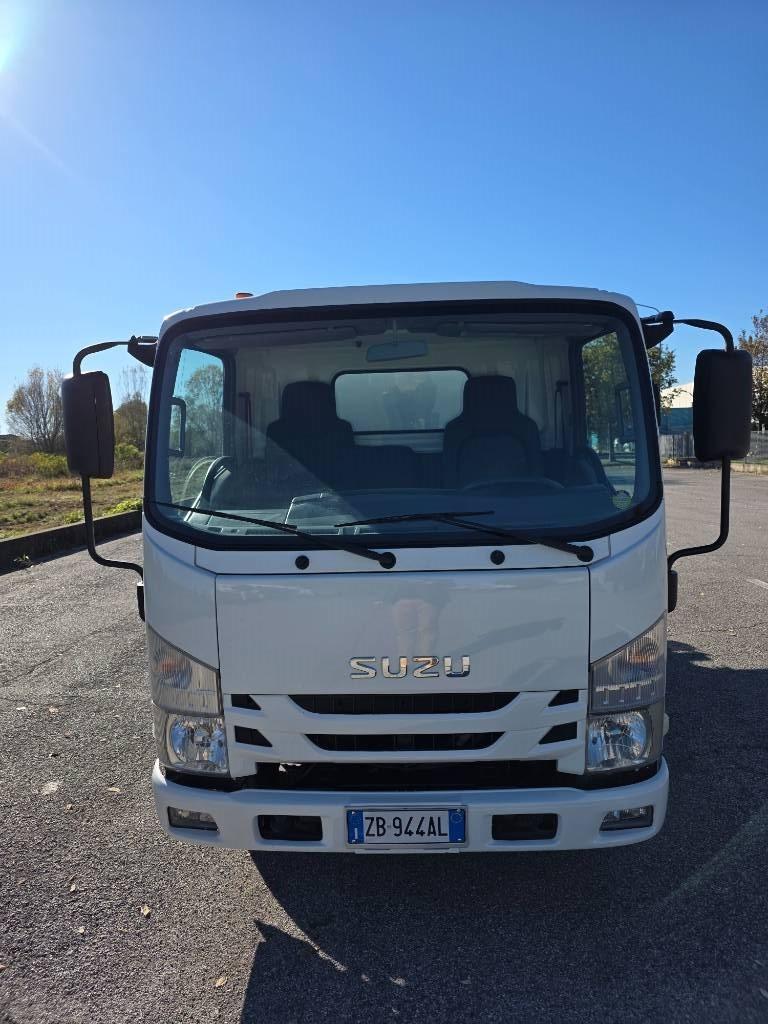 Isuzu M 21 Camion dei rifiuti